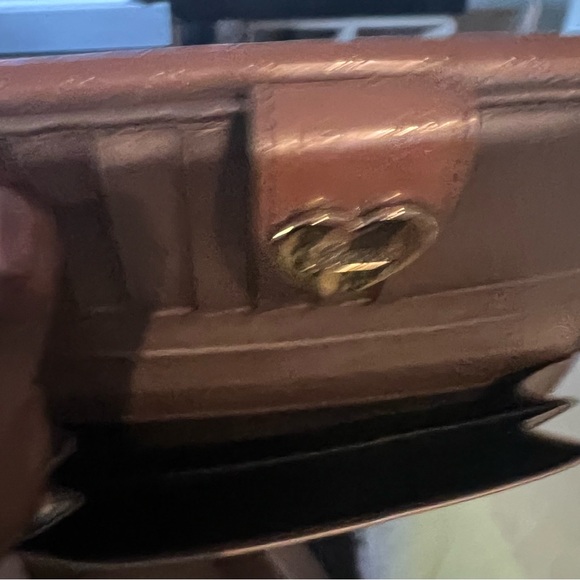 GUCCI Shine Rose Beige Guccissima Patent Leather Wallet - Picture 14 of 16